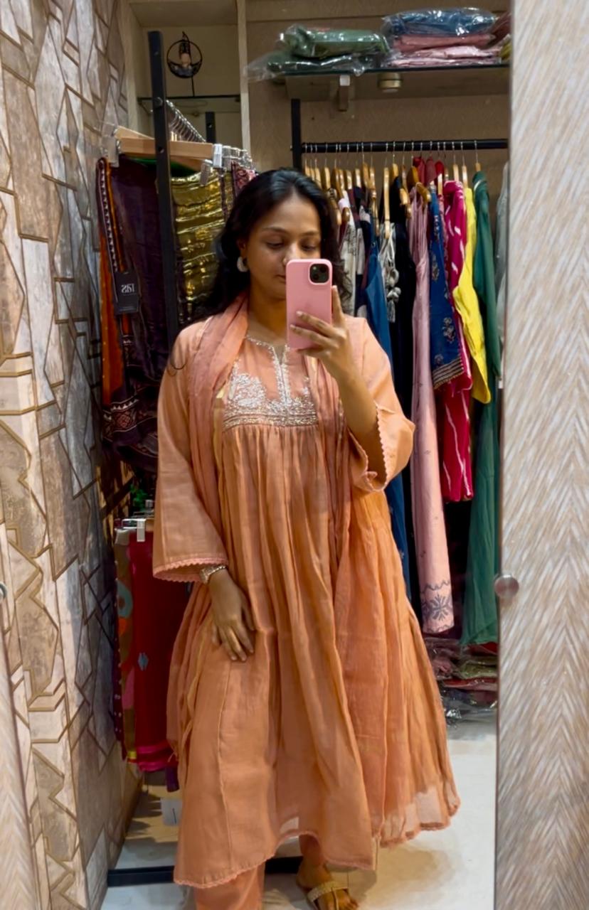 Hetvi Mul Chanderi Three Piece Set