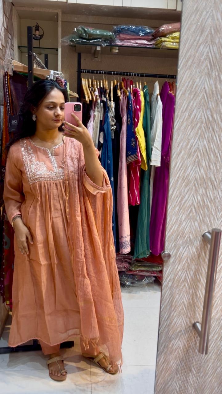 Hetvi Mul Chanderi Three Piece Set