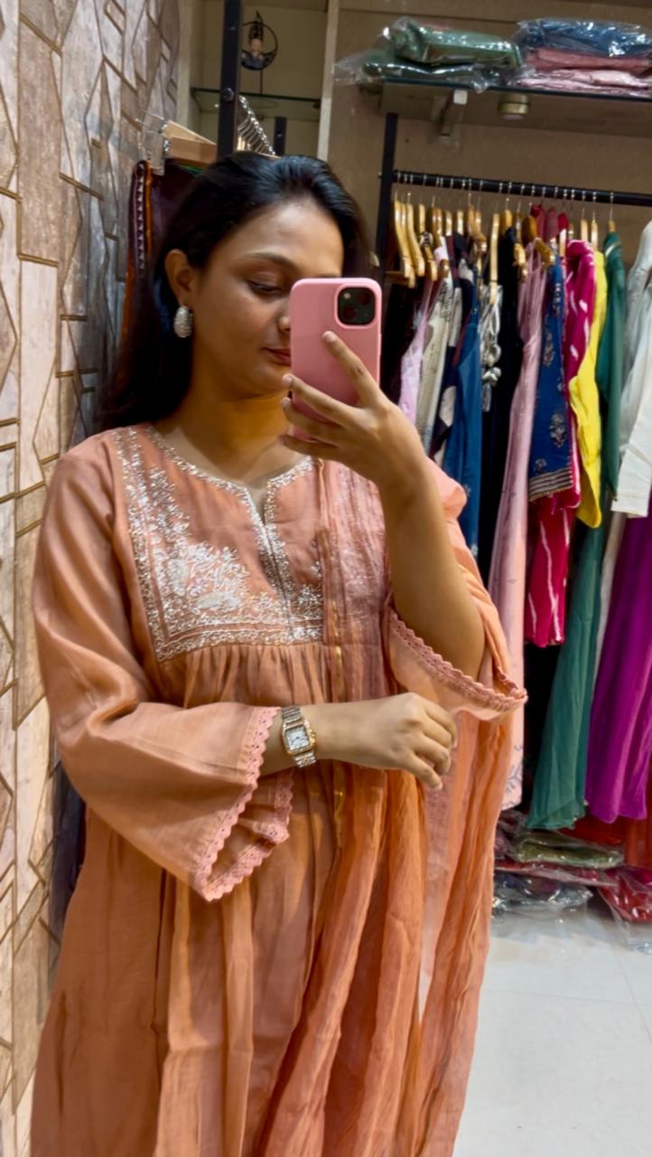 Hetvi Mul Chanderi Three Piece Set