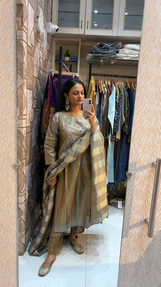 Poonam Gold Silver Set